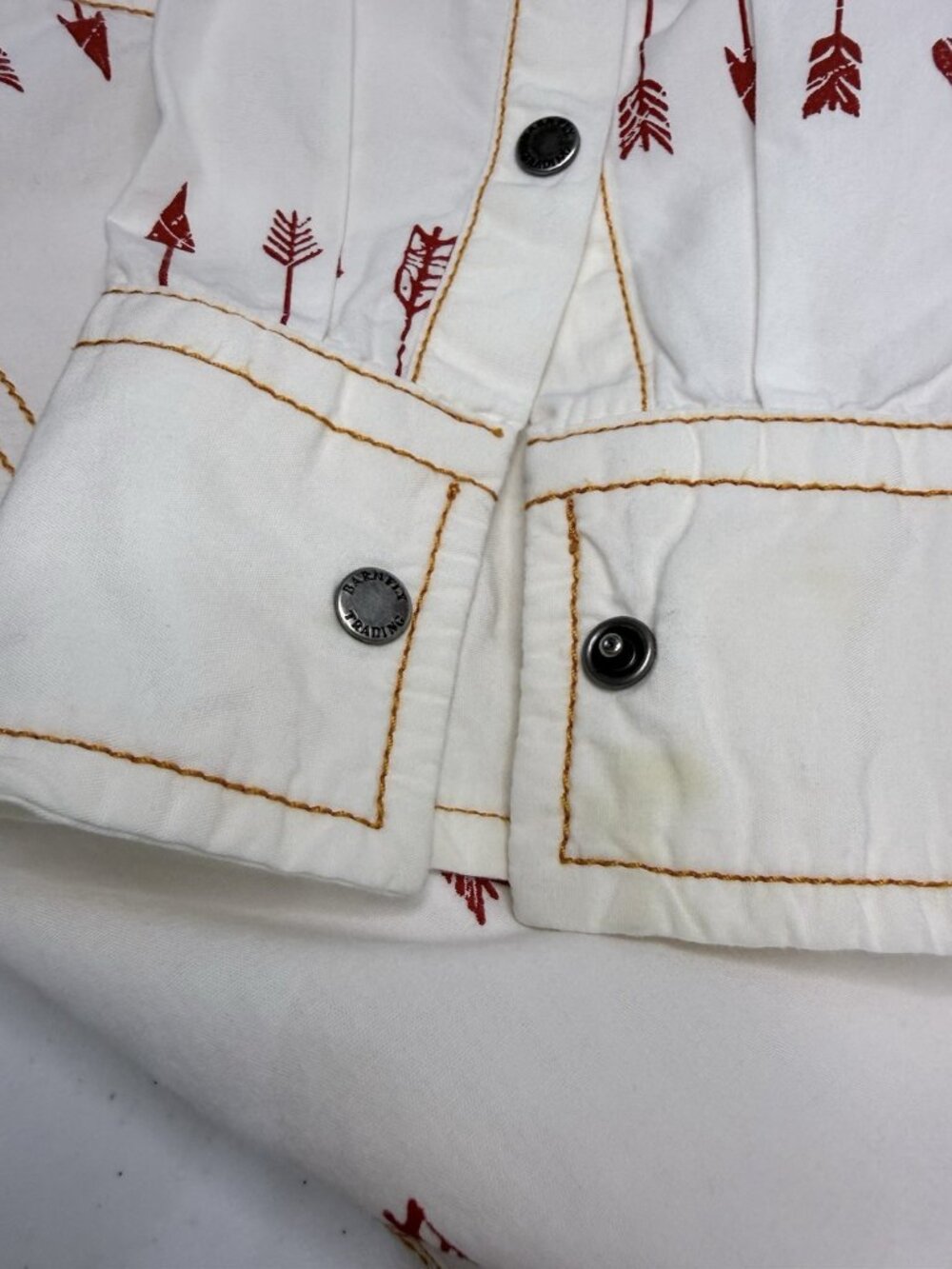 Barn Fly Shirt Womens XL White Red Arrow Print Snap Western Cowgirl Yellowstone - Picture 4 of 10
